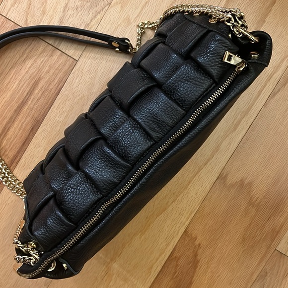 Valentina Fiore Black Woven Leather Gold Studded Handbag Gold Chain Strap bag - Picture 10 of 16